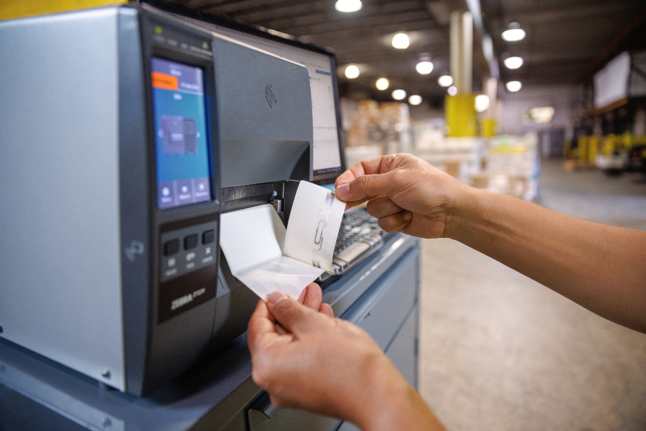 RFID labels being applied in the warehouse
