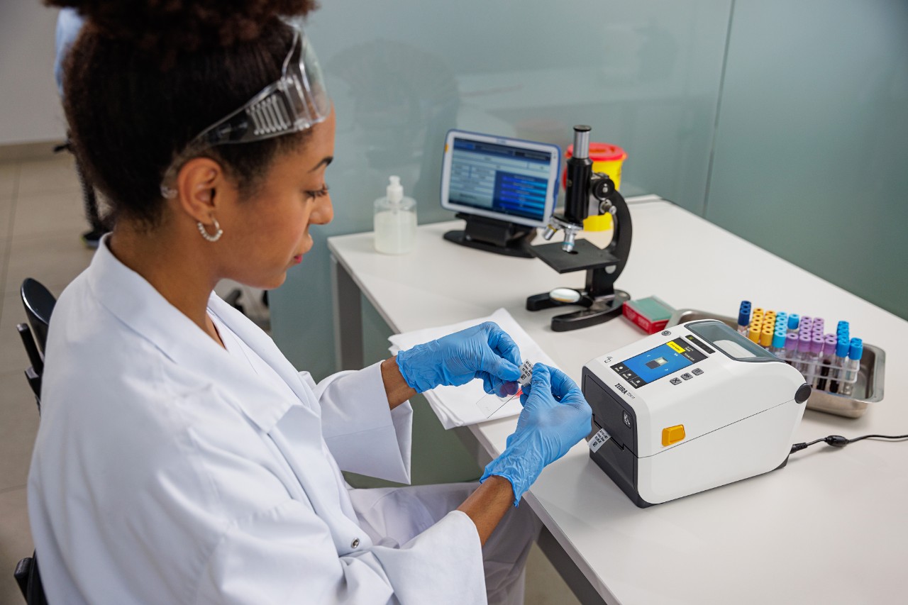 Healthcare specimen labeling with Zebra ZD611t-HC